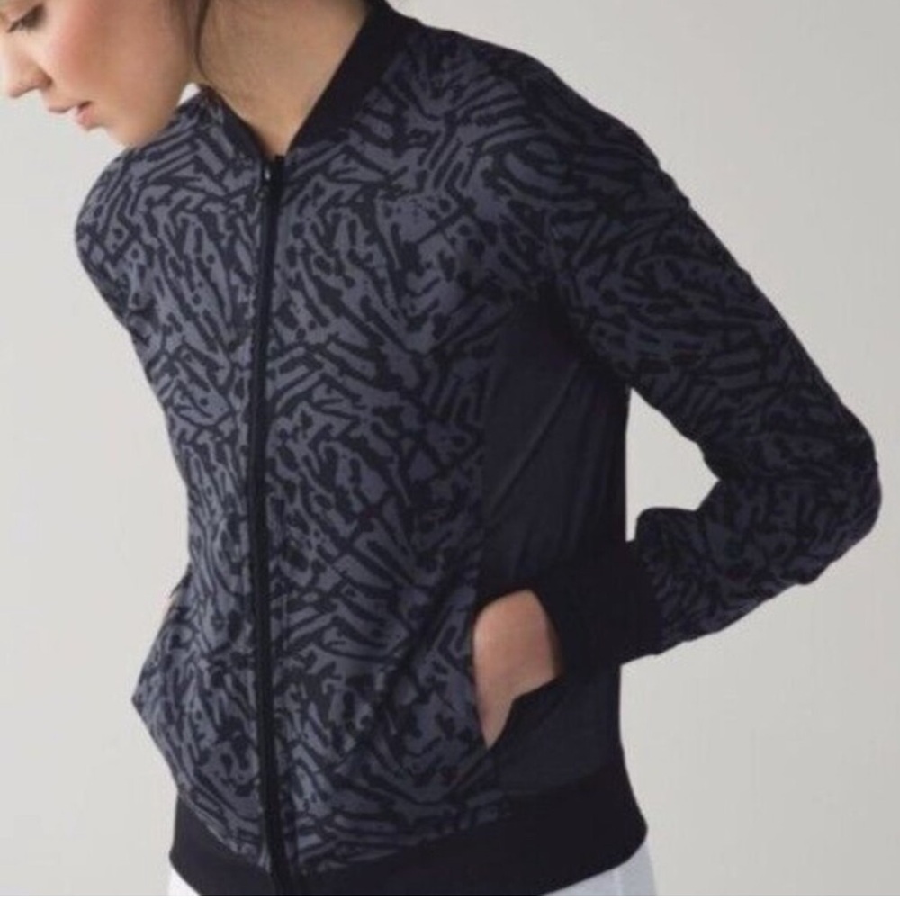 Lululemon Noir II Mesh Bomber Jacket Black Gray Biggie Animal - size 6